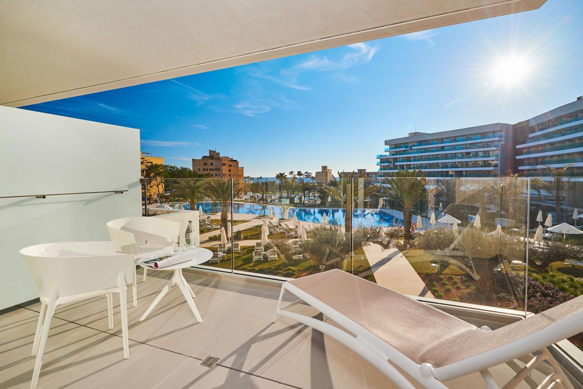 ฮิโปเทล ปลายา เด ปาลมา พาเลซแอนด์สปา Hotel ปลายาเดปัลมา ภายนอก รูปภาพ Balcony of a room at the hotel