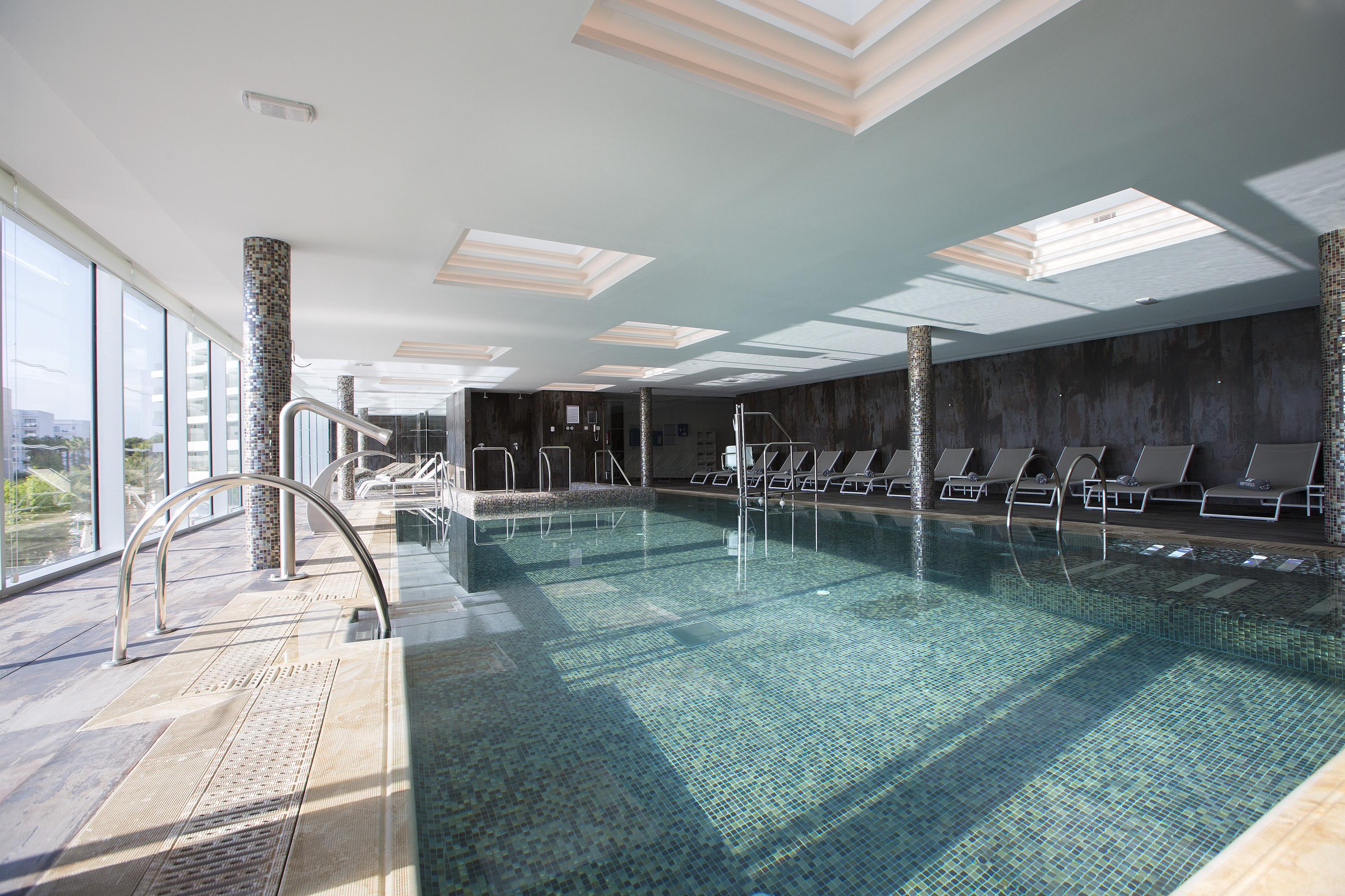 ฮิโปเทล ปลายา เด ปาลมา พาเลซแอนด์สปา Hotel ปลายาเดปัลมา ภายนอก รูปภาพ The swimming pool at the hotel